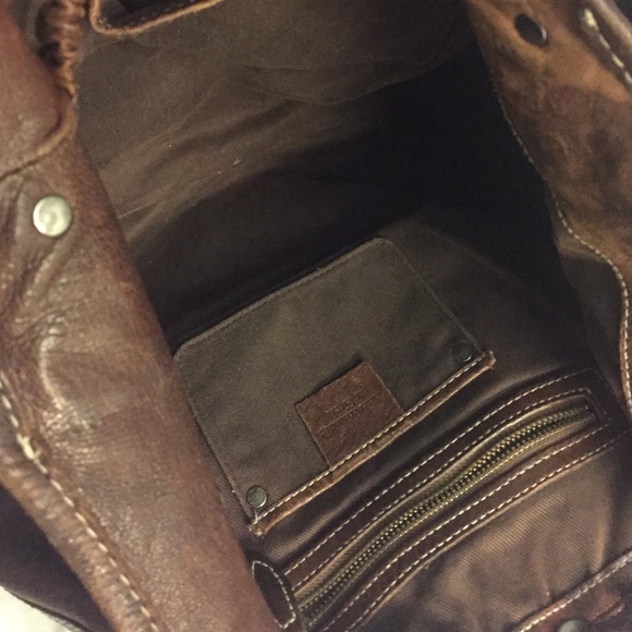 COPY - Abercrombie and Fitch Distressed Leather Bag - Picture 4 of 14